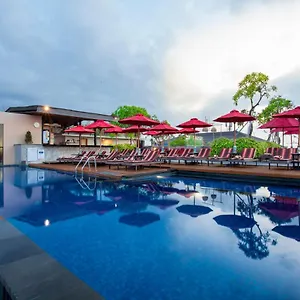 Sevn Hotel Legian